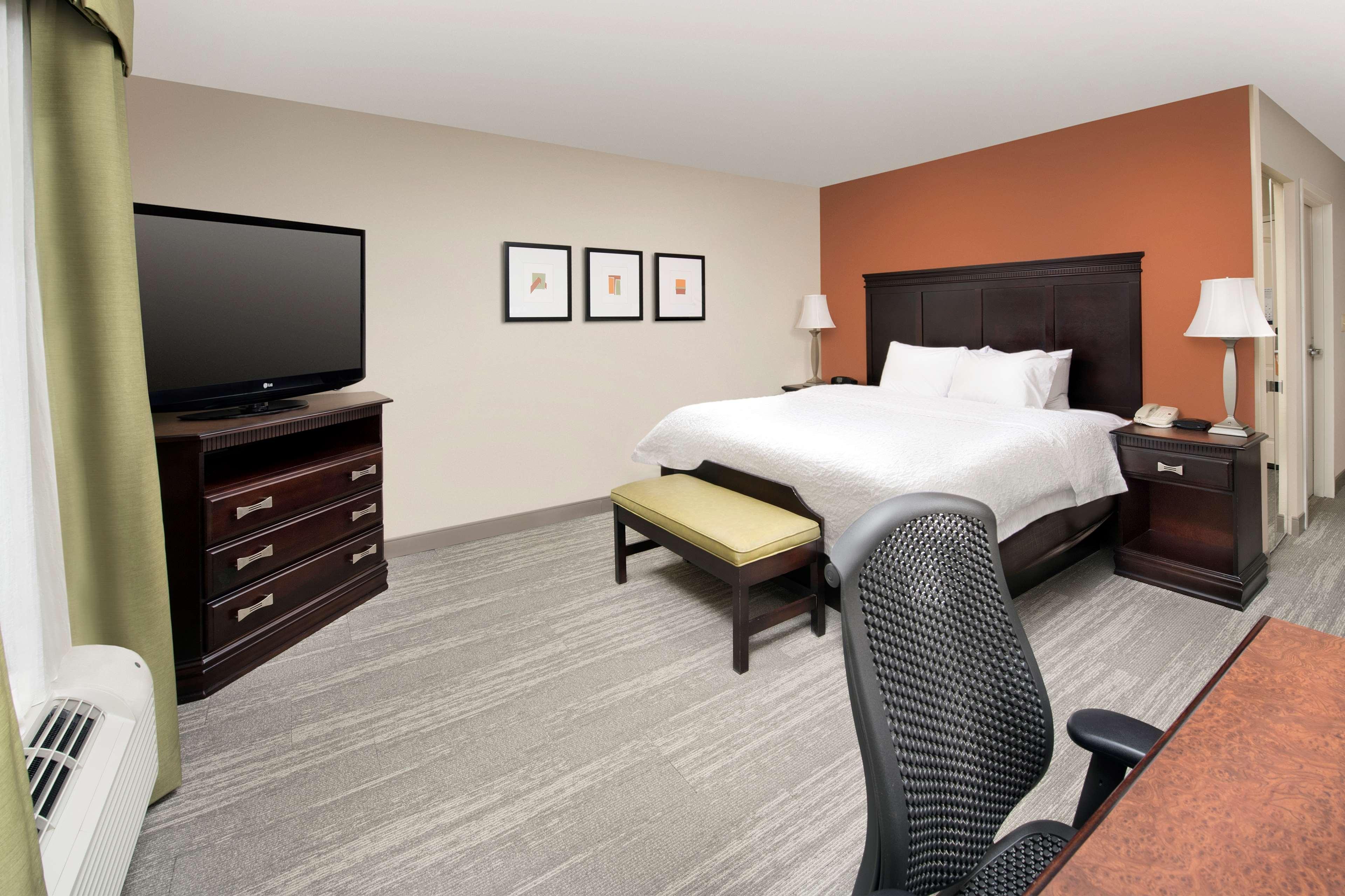 Hotel Hampton Lenoir 3*